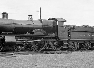 One of the original GWR ‘County’ class locomotives No 3826 County of Flint. Credit: W. V. Wiseman/Rail Archive Stephenson.